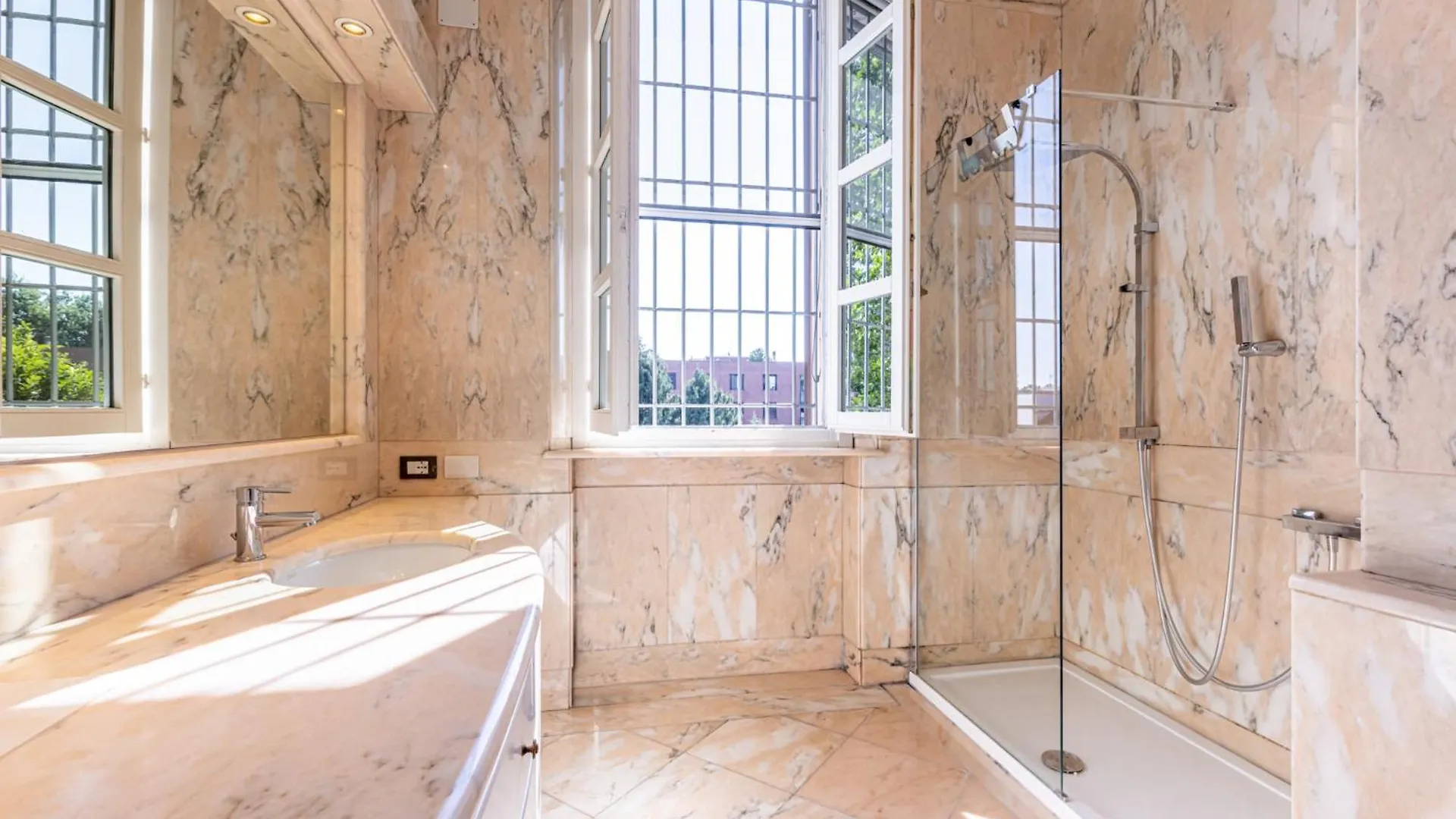 Daire Suites Mansion Rozzano