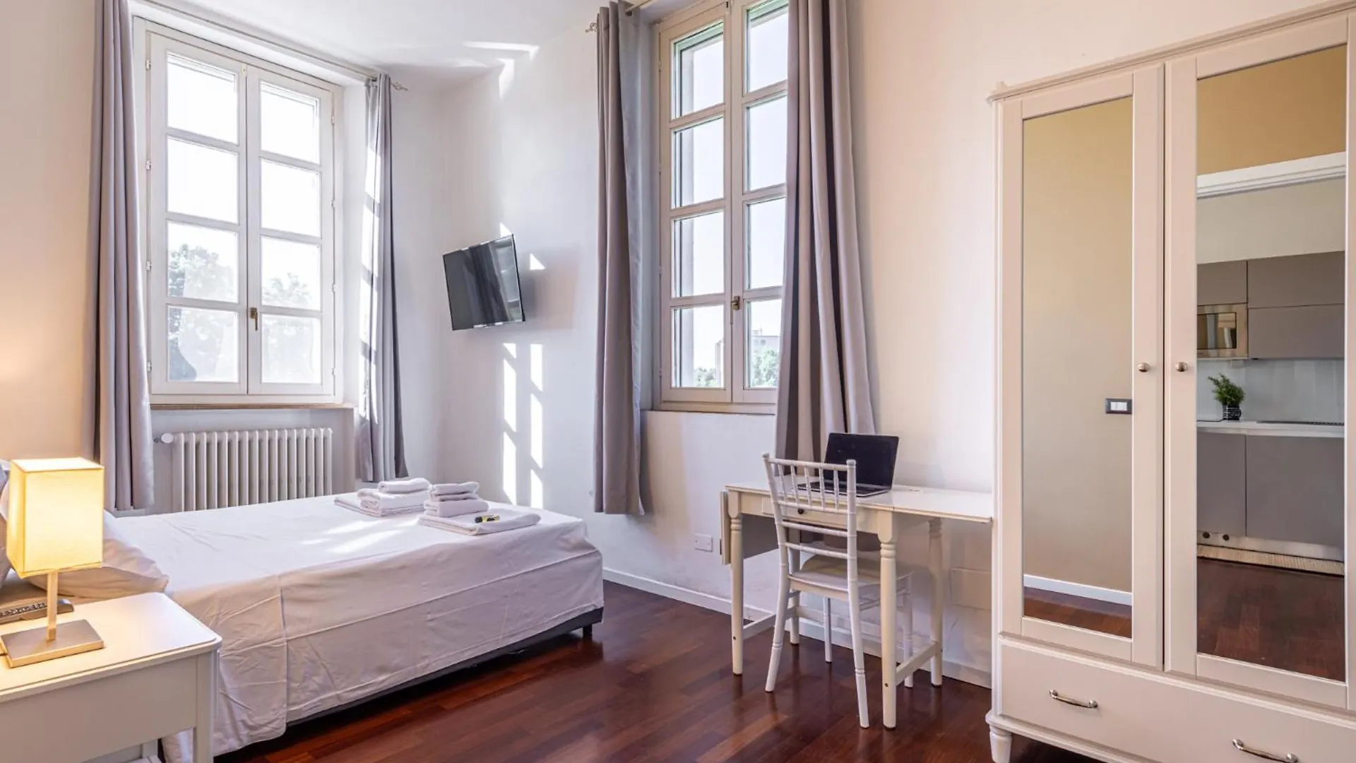 Suites Mansion Rozzano Daire