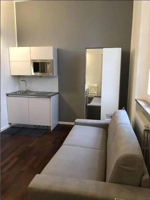 Suites Mansion Rozzano 0*,  İtalya