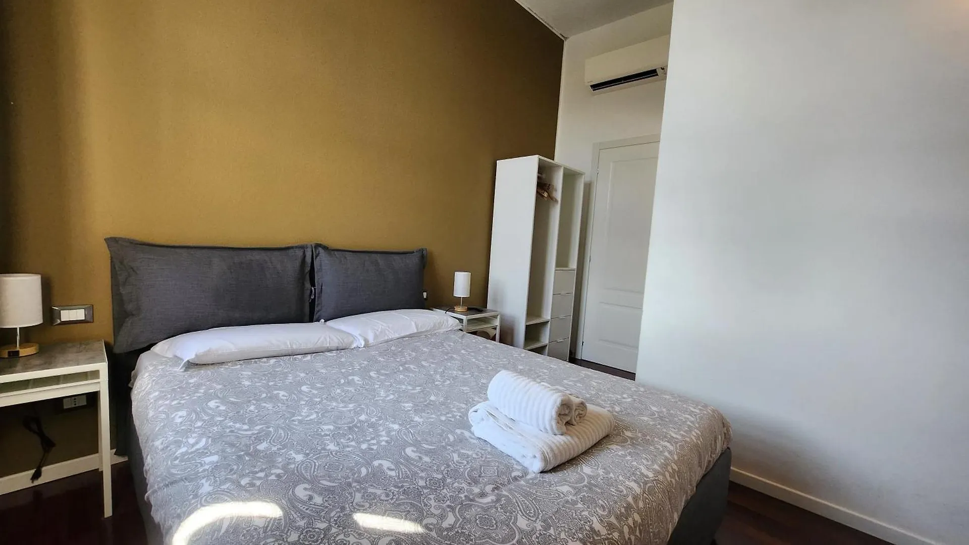Daire Suites Mansion Rozzano